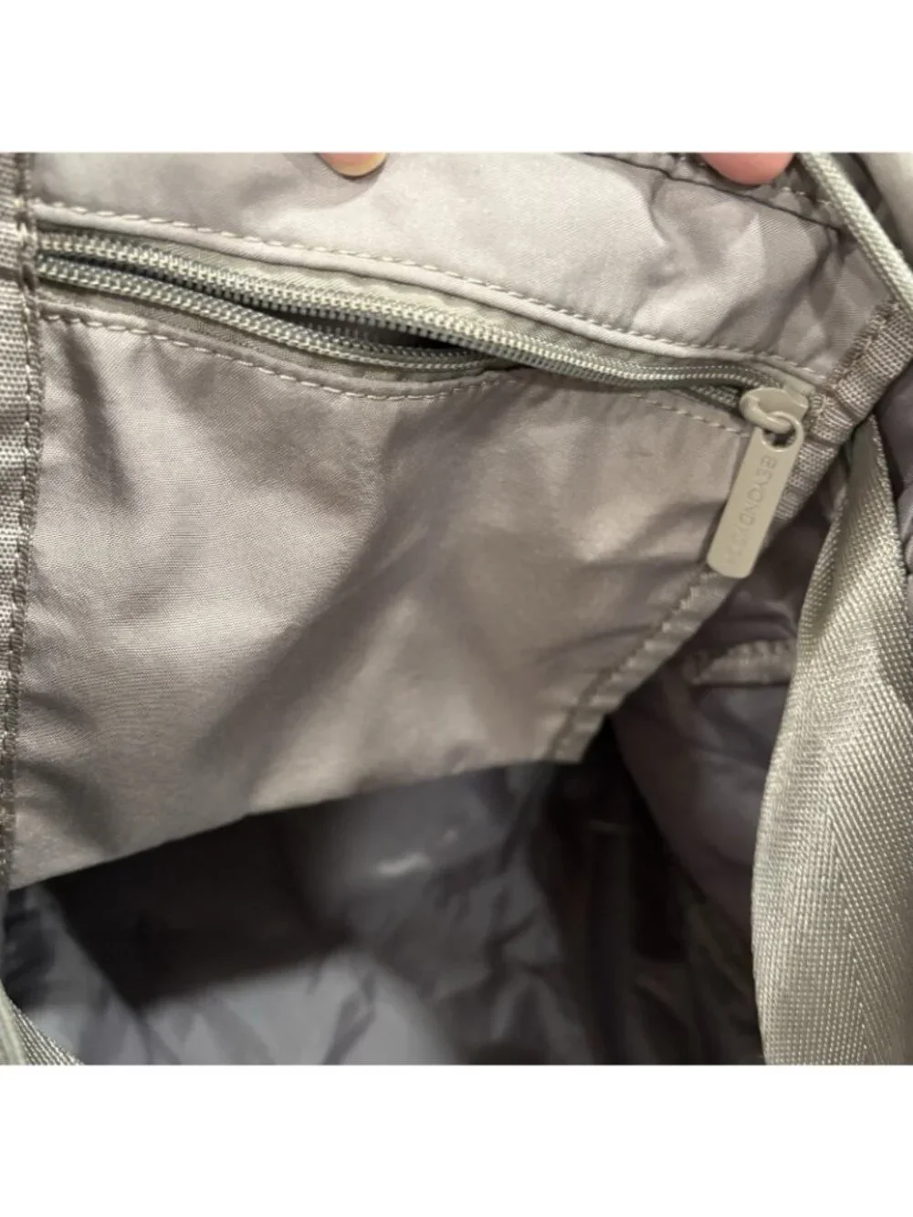 Beyond Yoga tan Medium Drawstring Gym Backpack w/ Zipper Pocket, Logo Strap